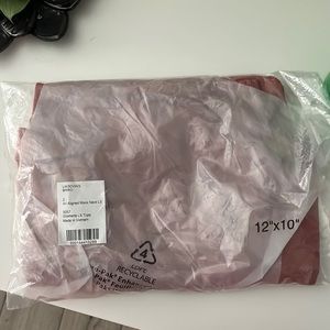 Lululemon top still in bag never worn still has tag